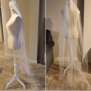 Floor length bridal veil